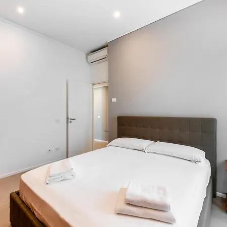 Easylife - Wonderful Penthouse With Terrace A Few Steps From The Duomo