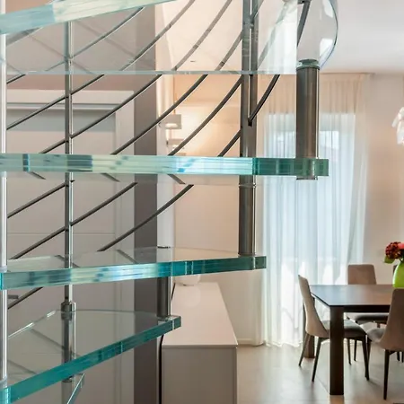 Lägenhet Easylife - Wonderful Penthouse With Terrace A Few Steps From The Duomo