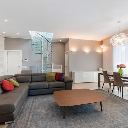 Easylife - Wonderful Penthouse With Terrace A Few Steps From The Duomo Apartmán Milán