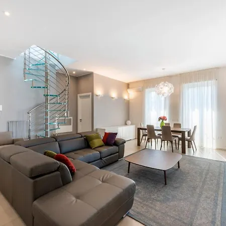 Easylife - Wonderful Penthouse With Terrace A Few Steps From The Duomo Apartmán Milán
