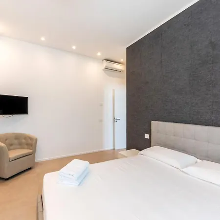 Easylife - Wonderful Penthouse With Terrace A Few Steps From The Duomo Apartmán *