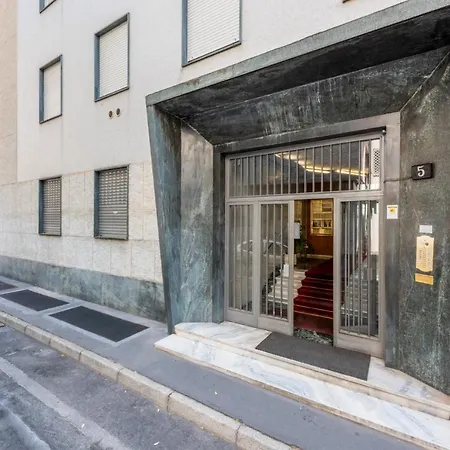 Easylife - Wonderful Penthouse With Terrace A Few Steps From The Duomo Apartmán Milán